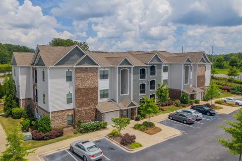 Exterior Views of The Oxmoor in Birmingham, AL